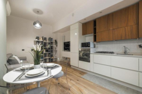 FLATWENTYONE Renovated APT with WIFI & AC!